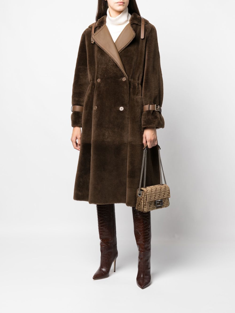 펜디 / FF 타피스트리 미디엄 체인 바게트백 브라운 8BR793 ALG7 F1HZS STK - FENDI