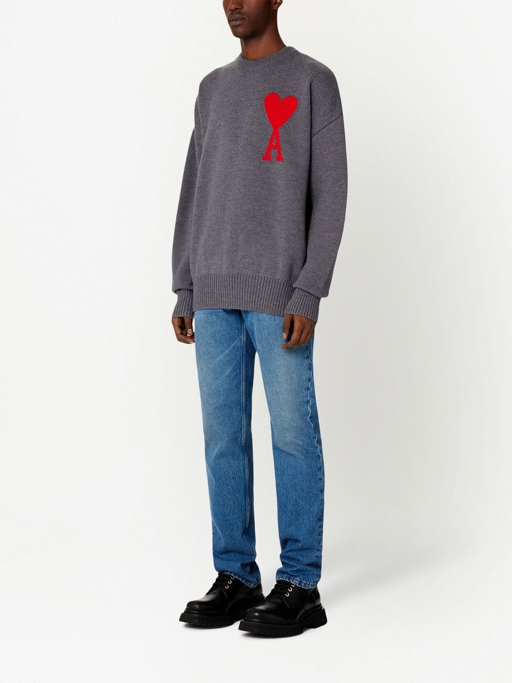 아미 / 남성 레드 하트로고 크루넥 울 스웨터 헤더그레이 UKS002018 084 STK - AMI