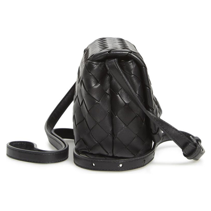 보테가베네타 / 인트레치아토 미니 플랩 크로스백 블랙 609412 VCPP5 8648 STK - BOTTEGA VENETA