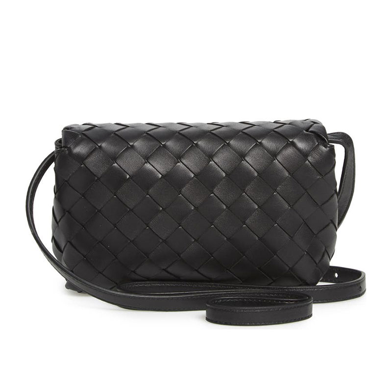 보테가베네타 / 인트레치아토 미니 플랩 크로스백 블랙 609412 VCPP5 8648 STK - BOTTEGA VENETA