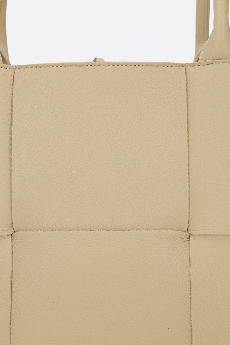  보테가베네타 / 아르코 토트백 미디엄 포리지 609175 VCP11 9776 STK - BOTTEGA VENETA