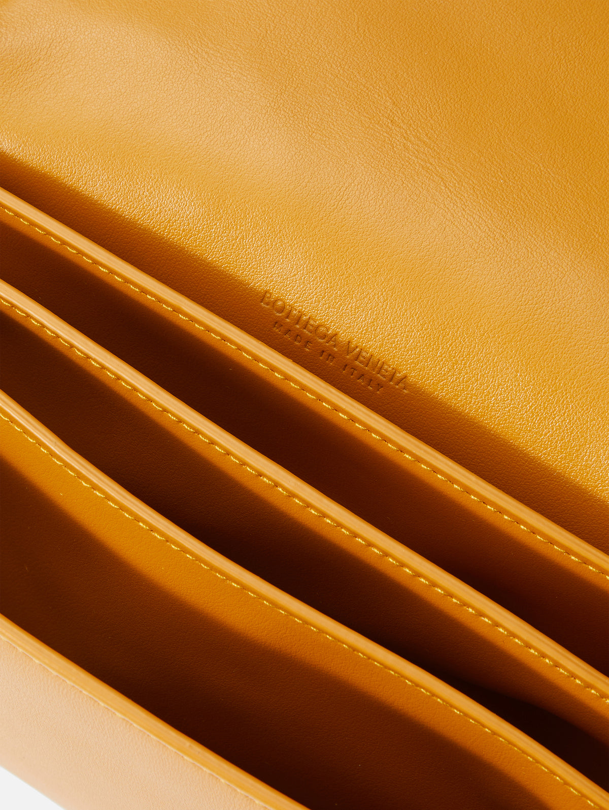 보테가베네타 / 인트레치아토 스트랩 트리오 파우치백 콥 717435 VCPP3 7716 STK - BOTTEGA VENETA