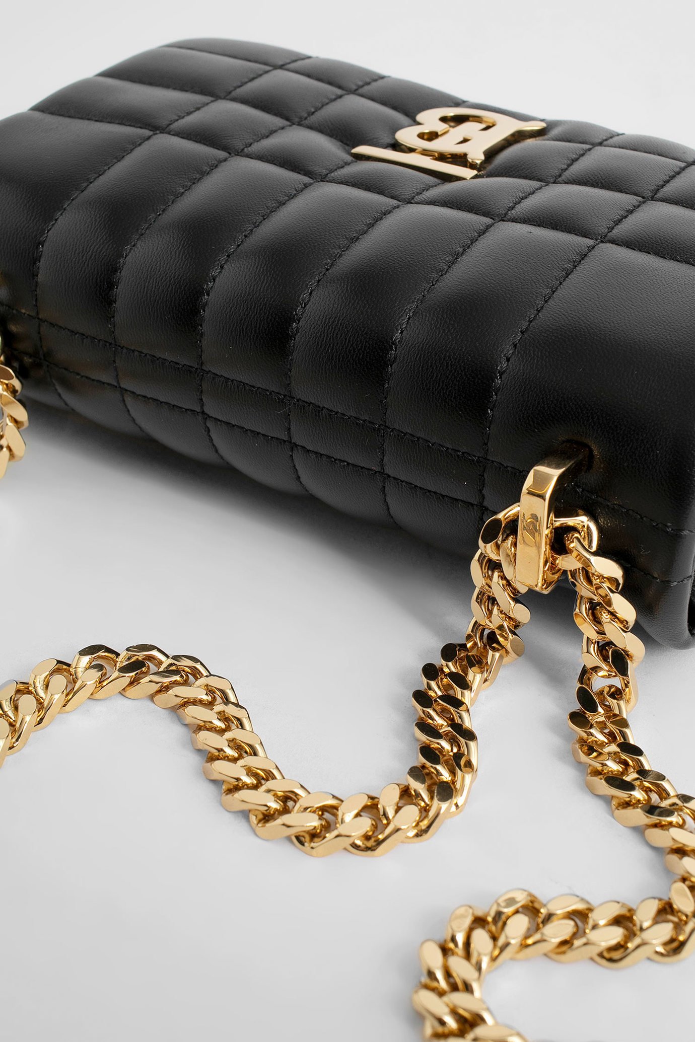 버버리 / 롤라 미니 퀼팅 크로스백 블랙 8059492 A1189 STK - BURBERRY