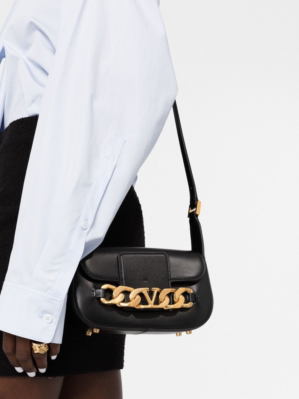 발렌티노가라바니 / V로고 체인 숄더백 스몰 블랙 1W2B0K81ZHF 0NO STK - VALENTINO GARAVANI