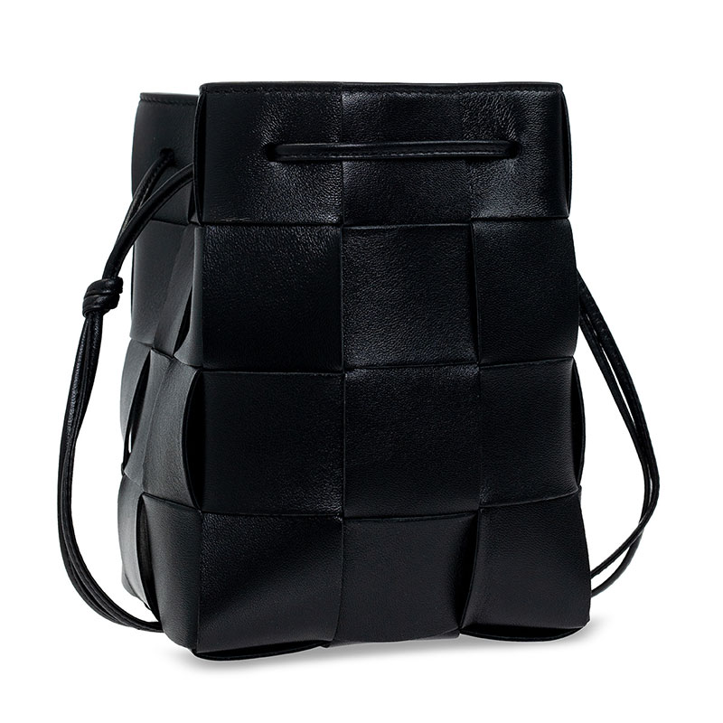 보테가 베네타 / 스몰 카세트 크로스바디 버킷백 블랙 680218 VCQC4 8425 STK - BOTTEGA VENETA