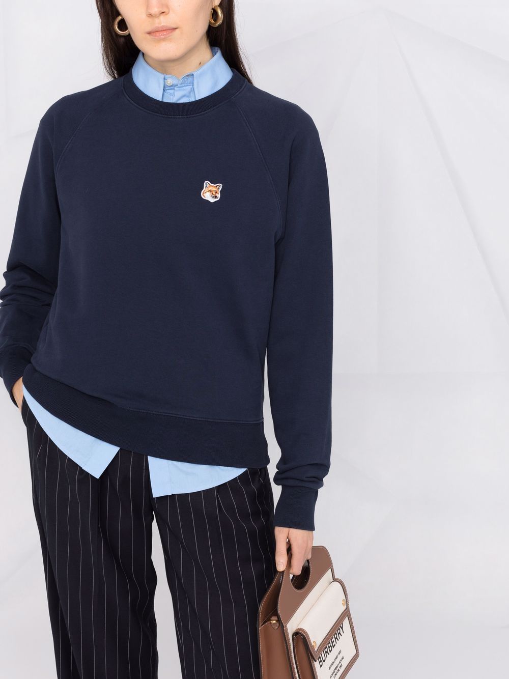 메종키츠네 / 여성 폭스헤드 패치 어드저스티드 맨투맨 네이비 AW00303KM0001 P480 STK - MAISON KITSUNE