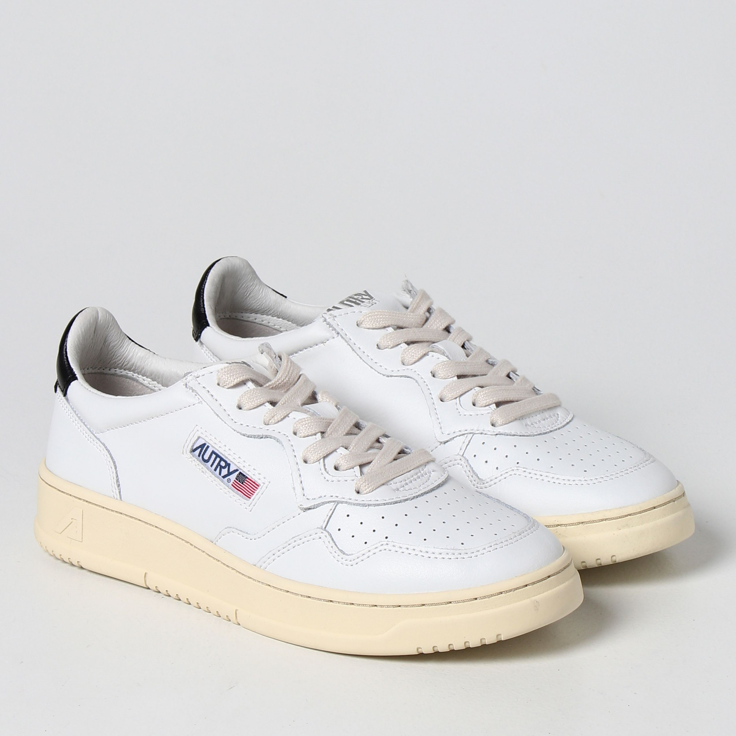 오트리 / 여성 메달리스트 스니커즈 화이트 AULW LL22 STK - AUTRY