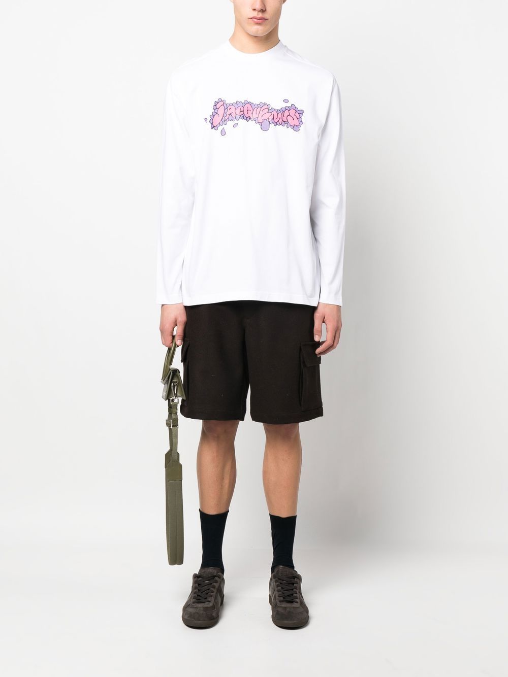 23SS 23SS 자크뮈스 / 남성 데이지 로고 프린트 긴팔 티셔츠 화이트 235JS122 2003 1DK STK - JACQUEMUS