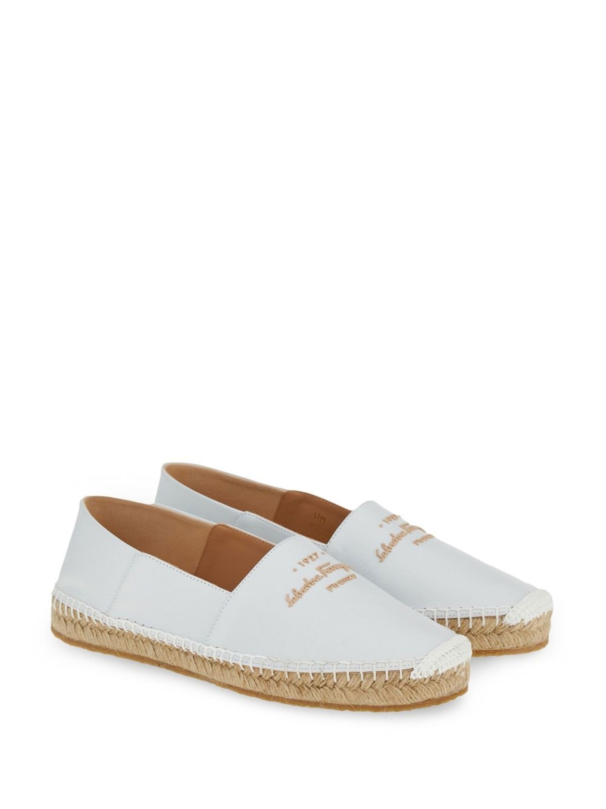  살바토레 페라가모 / 여성 발레리나 플랫 슈즈 0758335NEVE White BPG