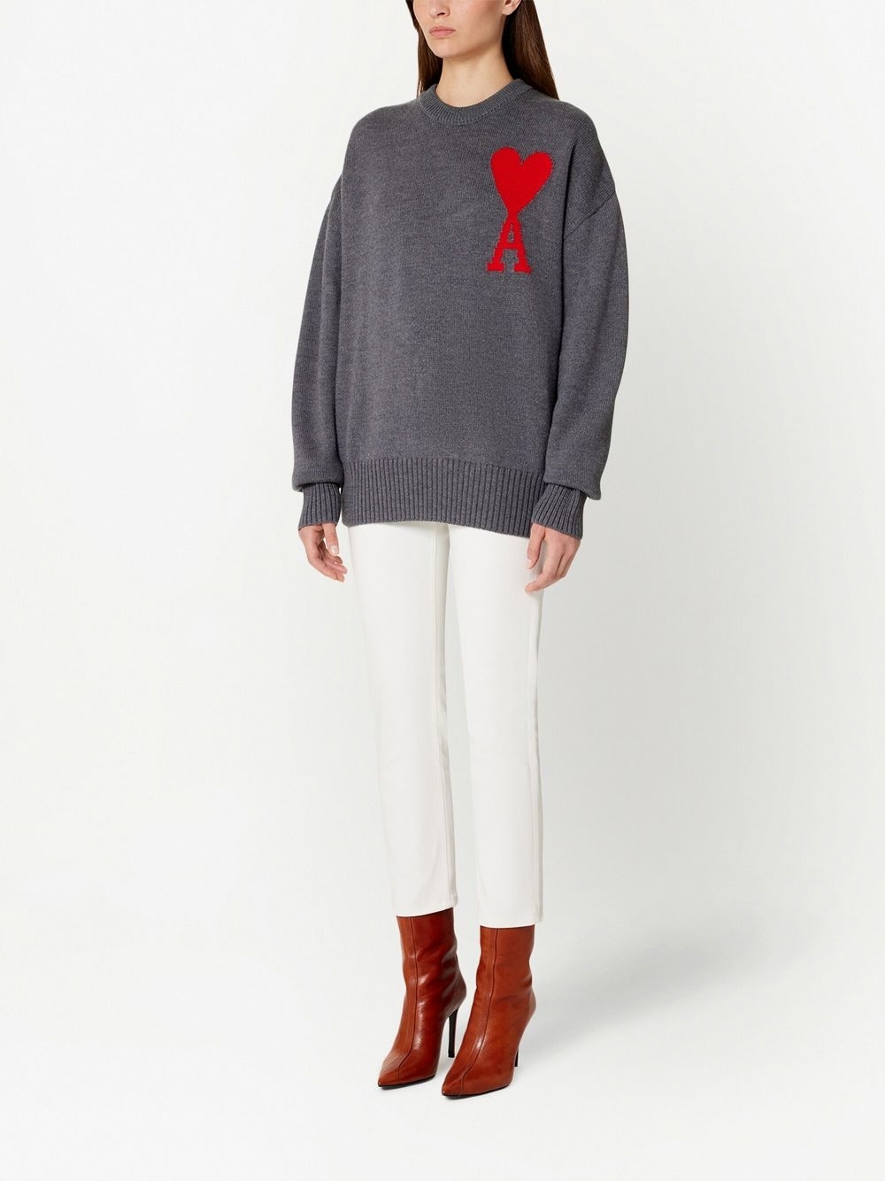 아미 / 남성 레드 하트로고 크루넥 울 스웨터 헤더그레이 UKS002018 084 STK - AMI