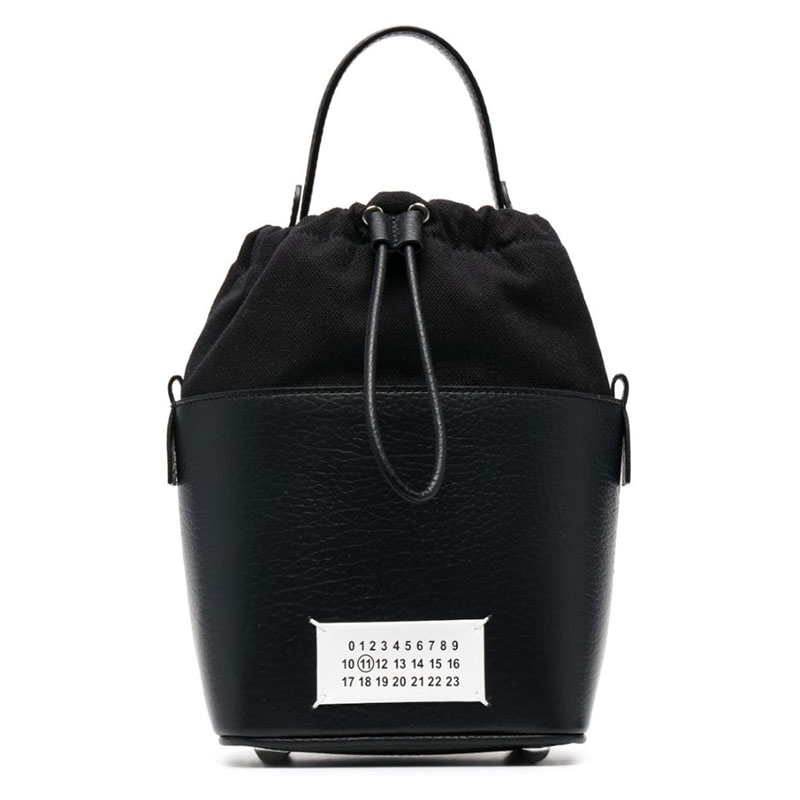 메종마르지엘라 / 5AC 스몰 버킷백 블랙 S61WG0035 P4348 T8013 STK