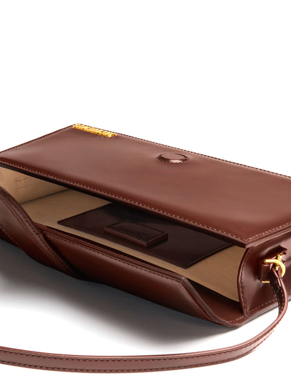 자크뮈스 / 르 밤비노 롱 플랩 숄더백 미드나잇브라운 221BA013 3128 890 STK - JACQUEMUS