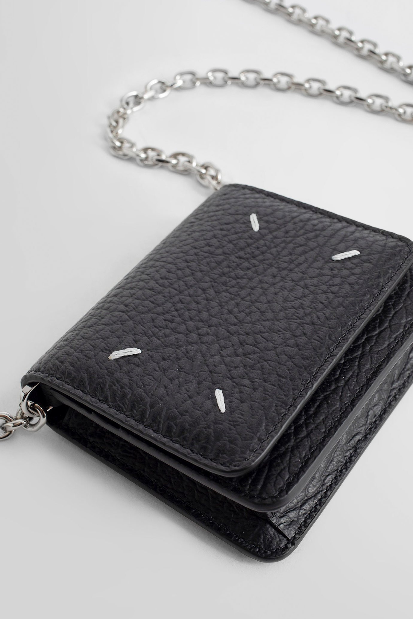 메종 마르지엘라 / 스몰 체인 월렛 블랙 SA3UI0009 P4455 T8013 STK - MAISON MARGIELA