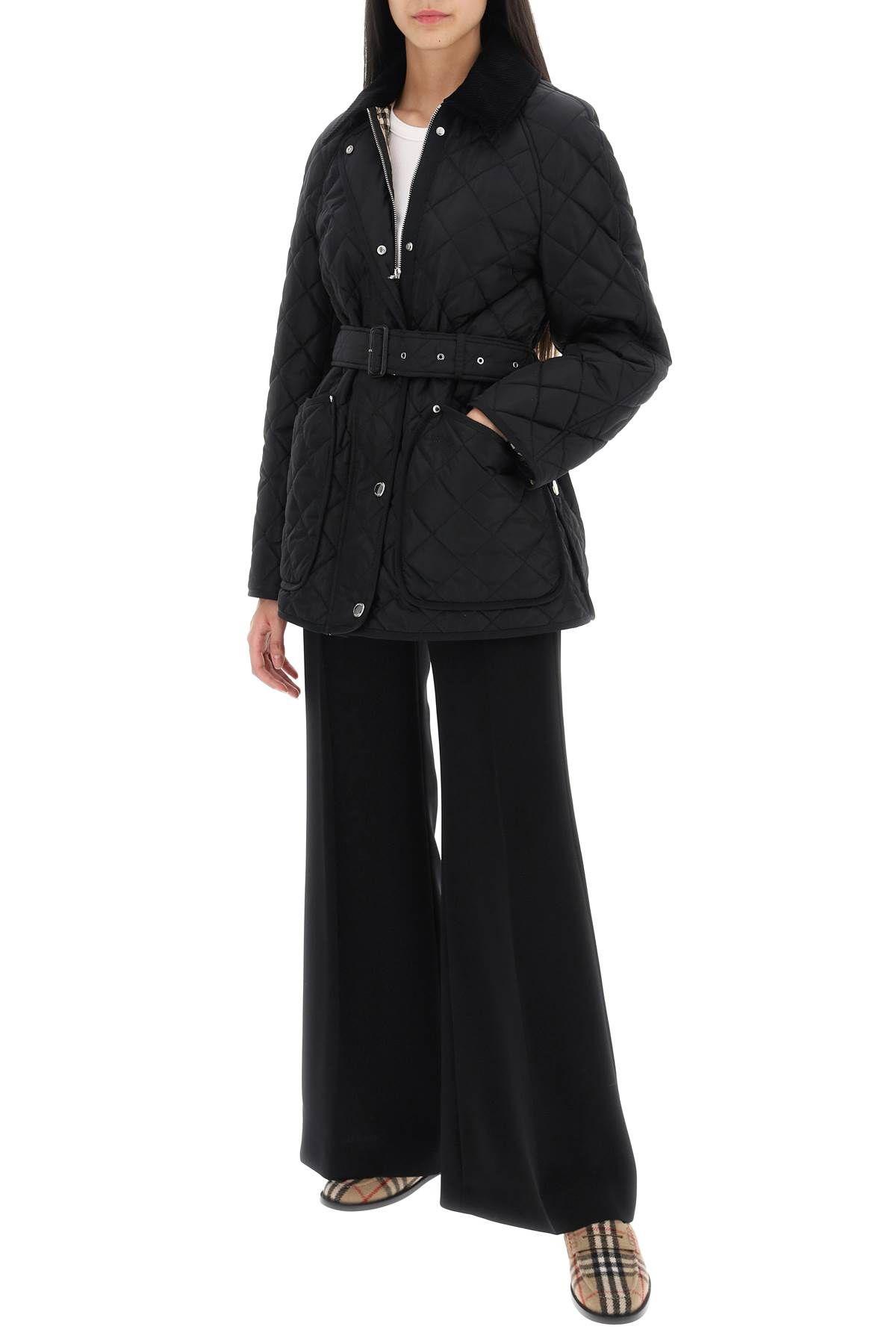  버버리 / 여성 벨티드 퀼팅 자켓 블랙 8071843 A1189 STK - BURBERRY