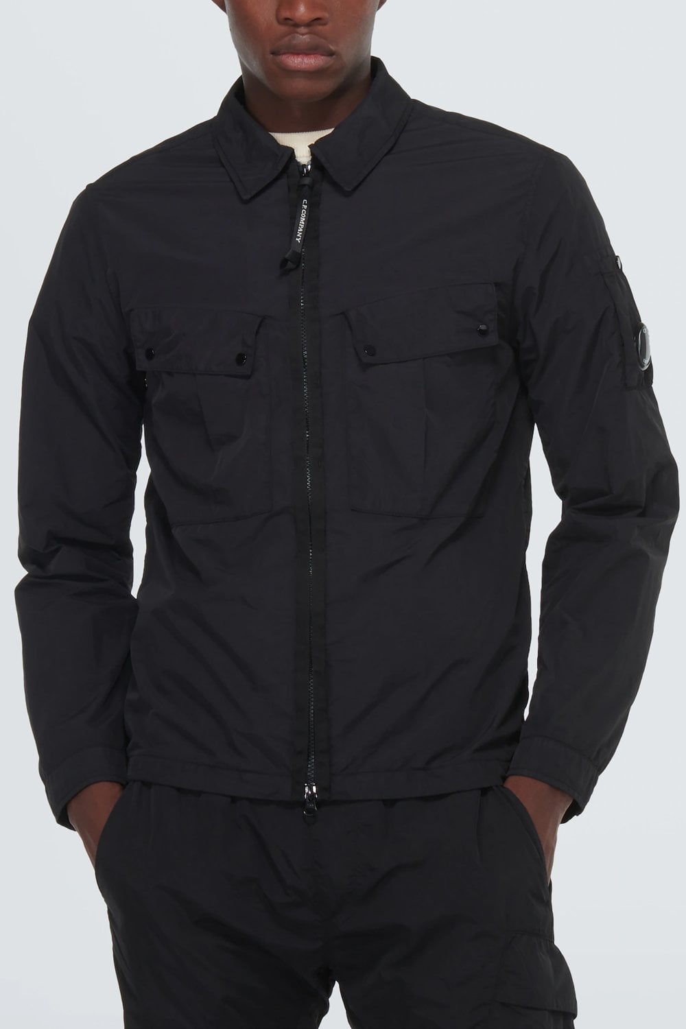 CP컴퍼니 / 남성 플랫 나일론 지퍼 긴팔 셔츠 블랙 15CMOS071A 005991G 999 STK - C.P. COMPANY