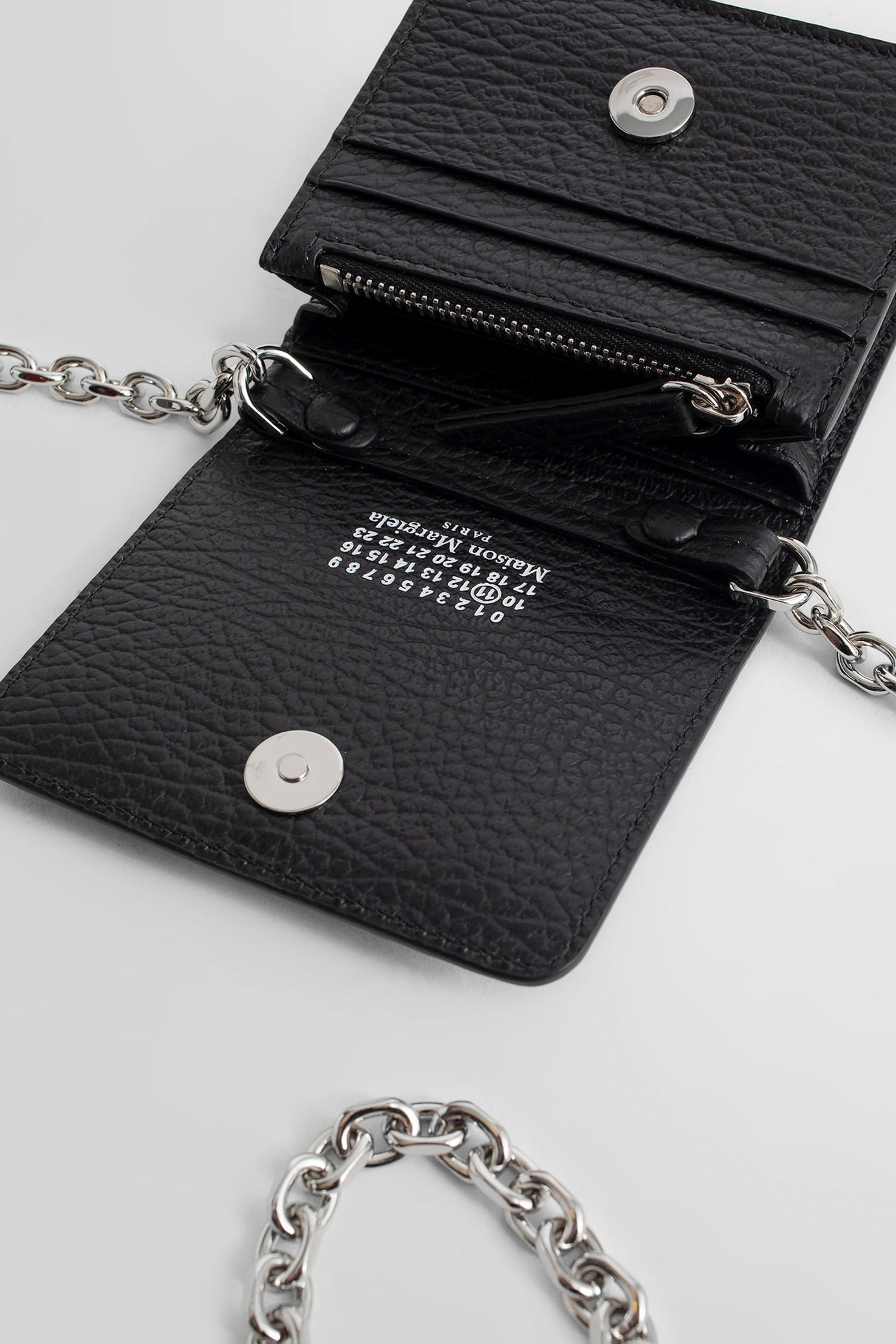 메종 마르지엘라 / 스몰 체인 월렛 블랙 SA3UI0009 P4455 T8013 STK - MAISON MARGIELA