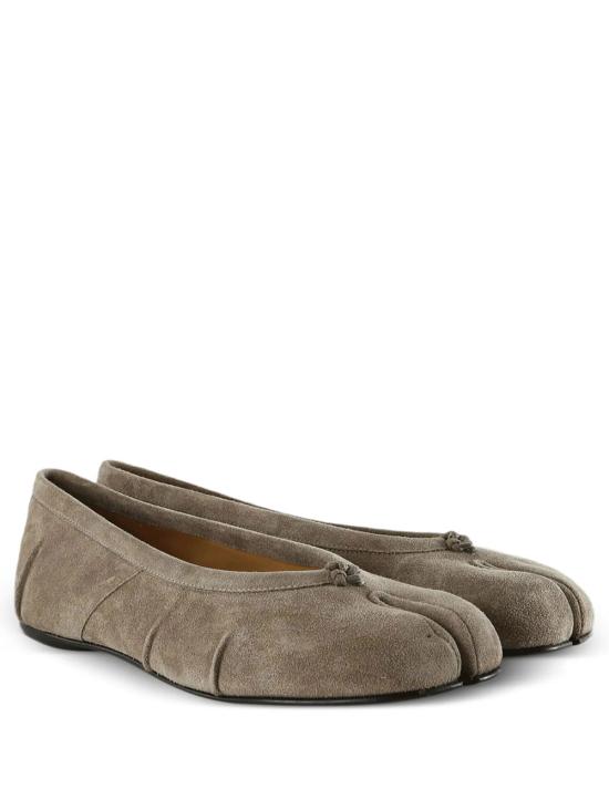 26FW 마르지엘라 타비 발레리나 스웨이드 플랫 슈즈 S58WZ0127 P7854 T2146 TAUPE DOM - MAISON MARGIELA