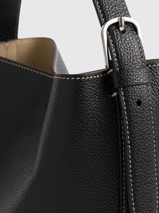 26FW 토템 숄더백 263WAL0139LE0030 001 Black - TOTEME