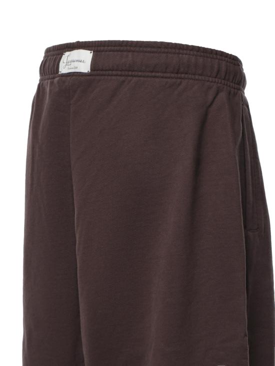 26FW 자크뮈스 팬츠 PAU00286AJ00325 881 DARK BROWN 1 - JACQUEMUS