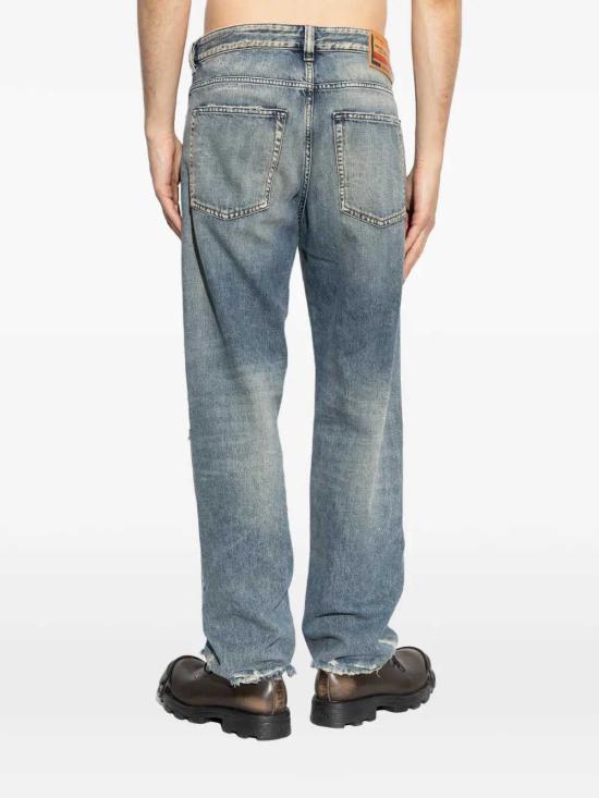 26FW 디젤 D-MACS 디스트레스드 데님 팬츠 A1897409P62 01 - DIESEL
