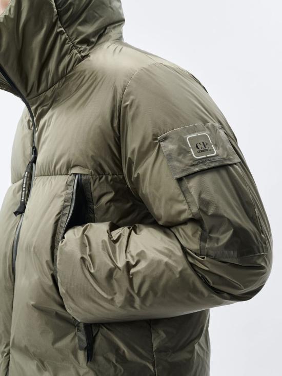 26FW 씨피 컴퍼니 메트로폴리스 시리즈 메트로쉴드 후드 다운 자켓 21CLOW038A 110467V661 GREEN - C.P. COMPANY