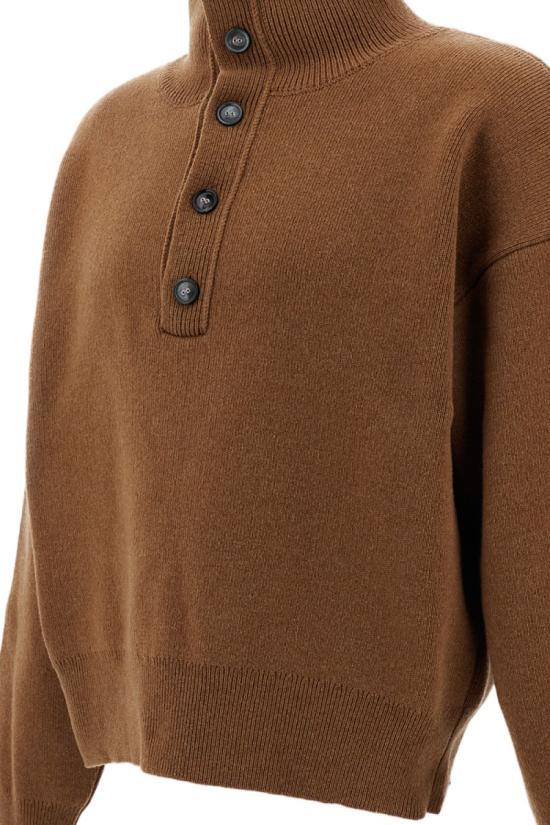 26FW 아미 브라운 하이 버튼 칼라 울 스웨터 브라운 하이 버튼 칼라 울 스웨터 UKS885KN0192280 Brown - AMI