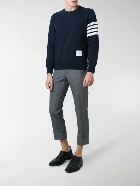 26FW 톰브라운 로고 패치 엔지니어드 4바 스웨트셔츠 MJT021H00535 461 NAVY - THOM BROWNE