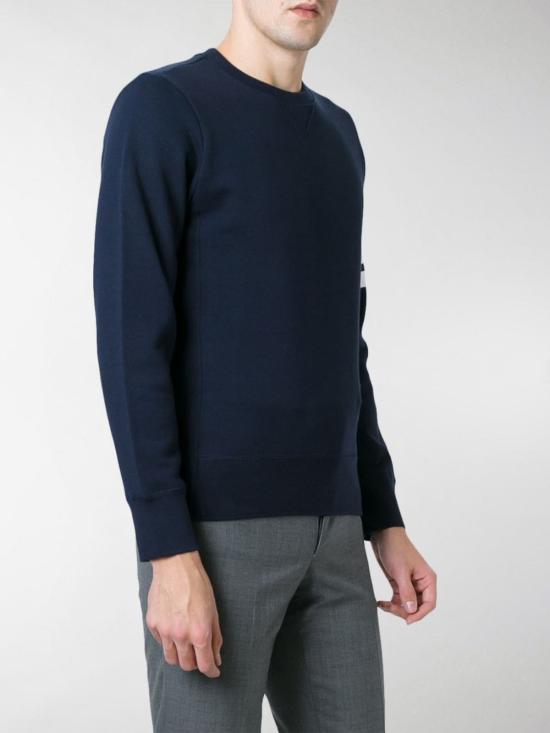 26FW 톰브라운 로고 패치 엔지니어드 4바 스웨트셔츠 MJT021H00535 461 NAVY - THOM BROWNE