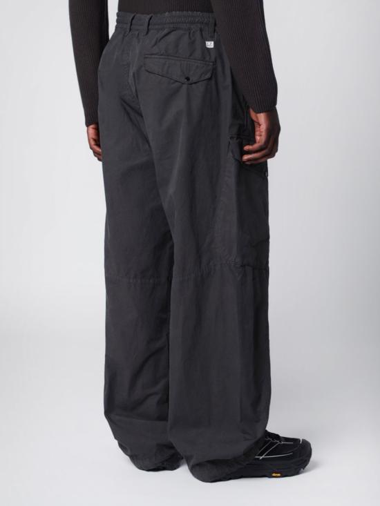 26FW 씨피 컴퍼니 마이크로 랩스 카고 팬츠 21CMPA116A110324G 985 Charcoal - C.P. COMPANY