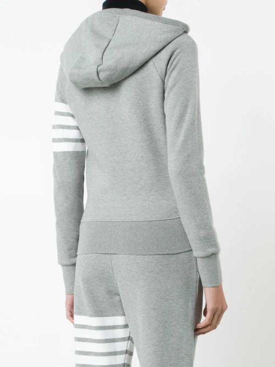 26FW 톰브라운 4바 루프백 저지 니트 엔지니어드 집업 후드 FJT001A00535 LT GREY 055 - THOM BROWNE