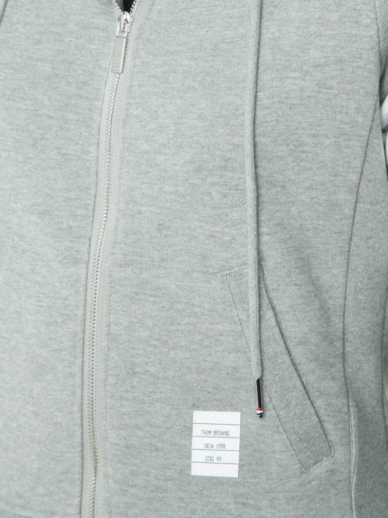 26FW 톰브라운 4바 루프백 저지 니트 엔지니어드 집업 후드 FJT001A00535 LT GREY 055 - THOM BROWNE