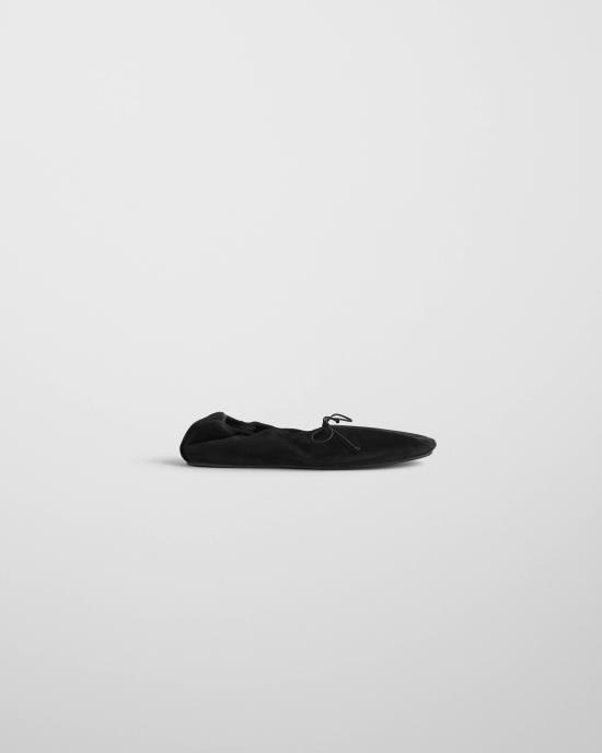 26FW 피비 파일로 게더드 레더 플랫 슈즈 AS95 LT0029900BK BLACK