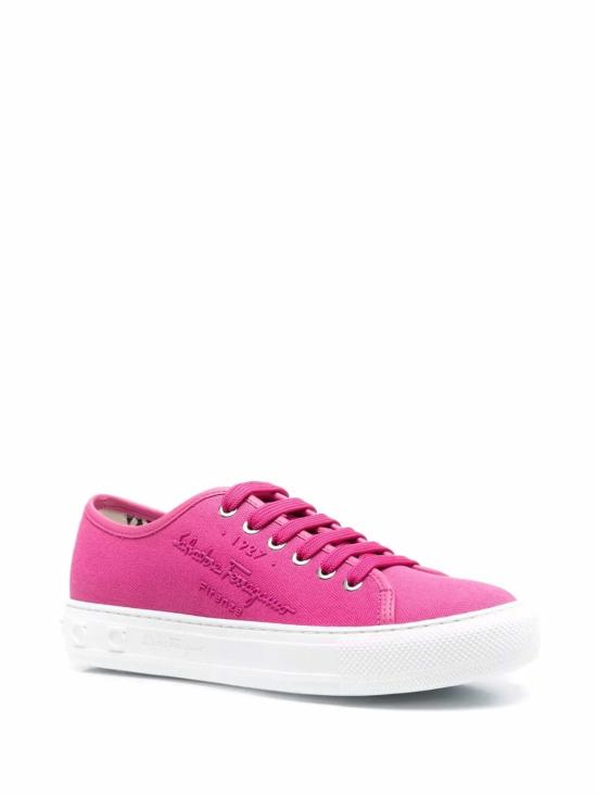  살바토레 페라가모 스니커즈 페라가모 로고 엠보싱 로우탑  핑크 - SALVATORE FERRAGAMO