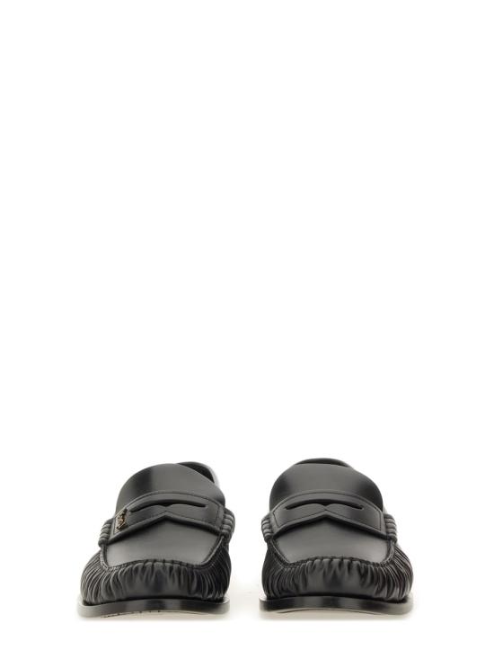 26FW 생로랑 스무스 레더 카산드라 로퍼 820618AAELH1000 NERO - SAINT LAURENT