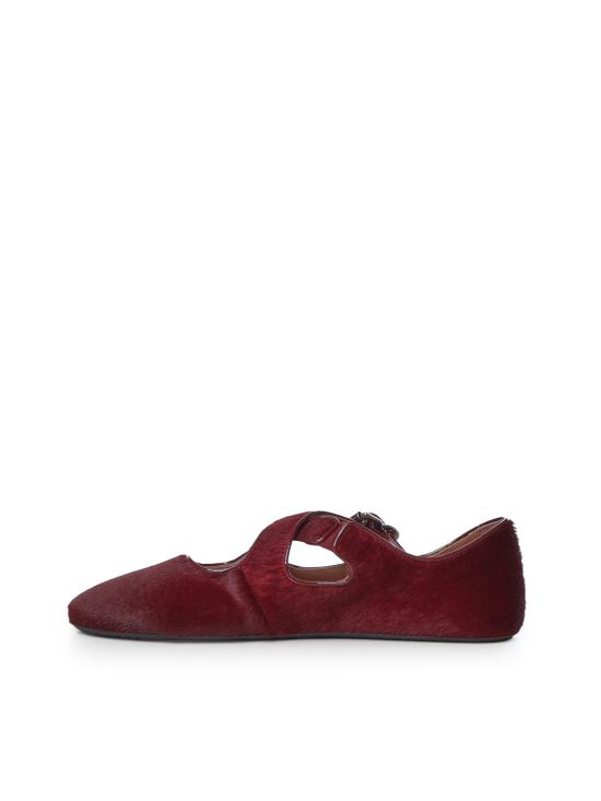 26FW 알라이아 헤어 카프 크리스크로스 발레 플랫슈즈 AA3A046I047 320 CHERRY - ALAIA