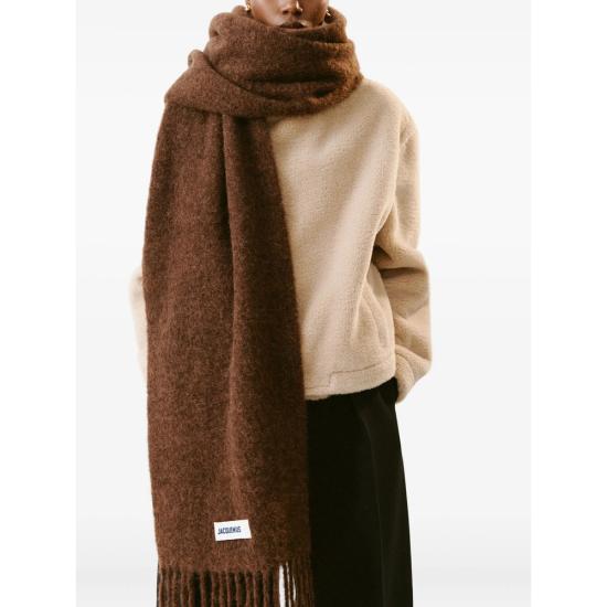 26FW 자크뮈스 프린지 울 스카프 ACU00572BOT4032 850 BROWN DOM - JACQUEMUS