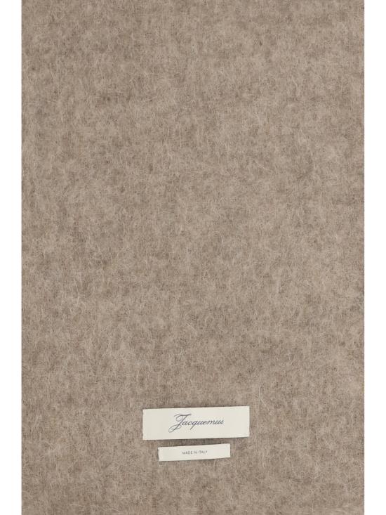 26FW 자크뮈스 프린지 울 스카프 ACU00572DOT4032 193 TAUPE DOM - JACQUEMUS