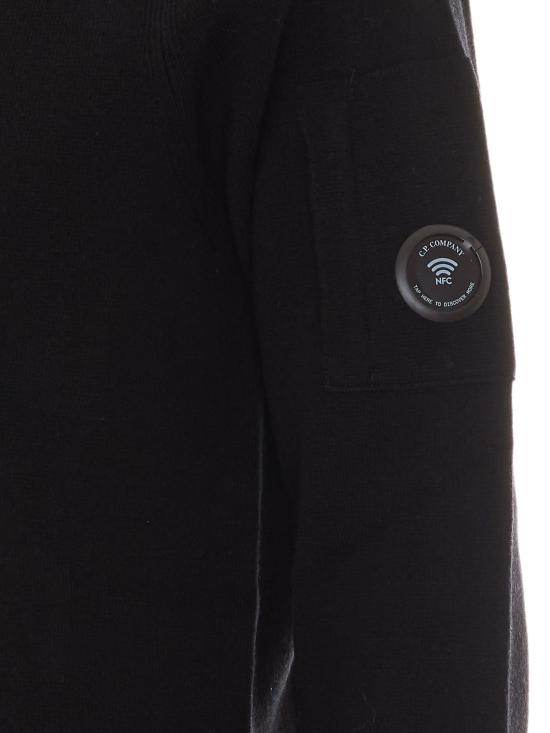 26FW 씨피 컴퍼니 램스울 렌즈 니트 후드 스웨터 21CMKN098A110149A 999 BLACK - C.P. COMPANY