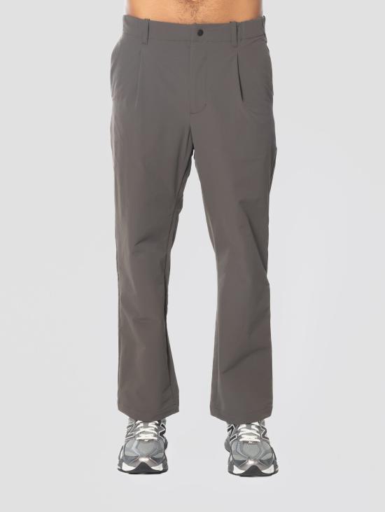 26FW 골드윈 팬츠 Pantaloni con Pences e Tasche Posteriori Diagonali Esperesso