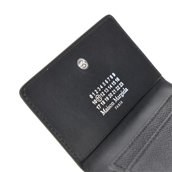 26FW 마르지엘라 스티치 레더 플랩 카드 홀더 SA3VX0008P4745 Black - MAISON MARGIELA
