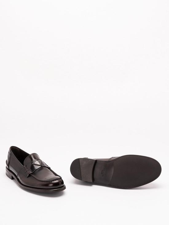 26FW 프라다 브러쉬드 레더 로퍼 2DB223055FX000F0DFH DARK BROWN - PRADA