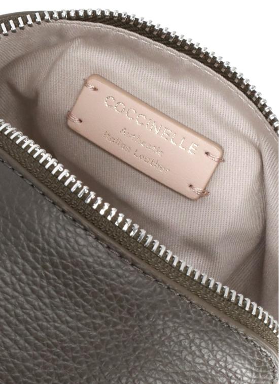 26FW 코치넬리 클러치/파우치 E5TMF250401 HELGA805 BROWN - COCCINELLE