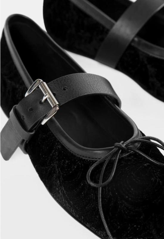 26FW 앤 드뮐미스터 플랫 슈즈 B0013323FA753 099 BLACK - ANN DEMEULEMEESTER
