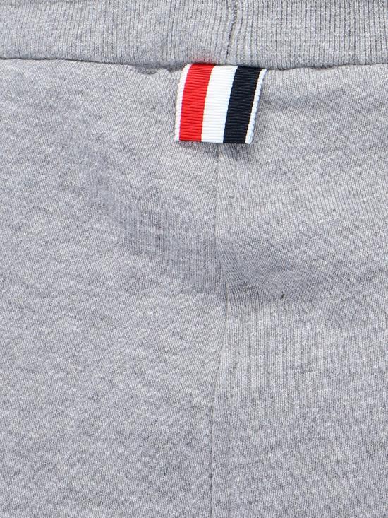 27SS 톰브라운 클래식 루프백 4바 스웨트쇼츠 MJQ012H 00535 068 GREY - THOM BROWNE