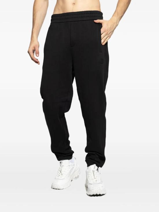 26FW 몽클레어 로고 패치 코튼 스웨트팬츠 8H00002 89AZY 999 BLACK DOM - MONCLER