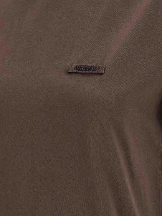 26FW 자크뮈스 반팔 티셔츠 25HTSW00550AJ00029850 BROWN - JACQUEMUS