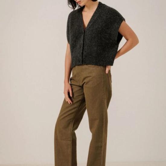  베어 니트웨어 베스트 알파카 버튼다운  바살트 - BARE KNITWEAR