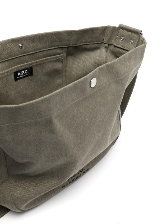 27SS 아페쎄 저널 로고 숄더백 PSAJZ M61939JAA KHAKI - A.P.C.