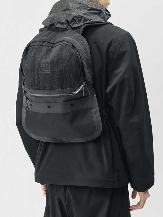 26FW 씨피 컴퍼니 백팩 21CLAC005A110224M999 BLACK - C.P. COMPANY