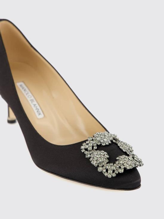 26FW 마놀로 블라닉 한기시 50 사틴 쥬얼 버클 펌프스 9XX06610041 0015 Black - MANOLO BLAHNIK